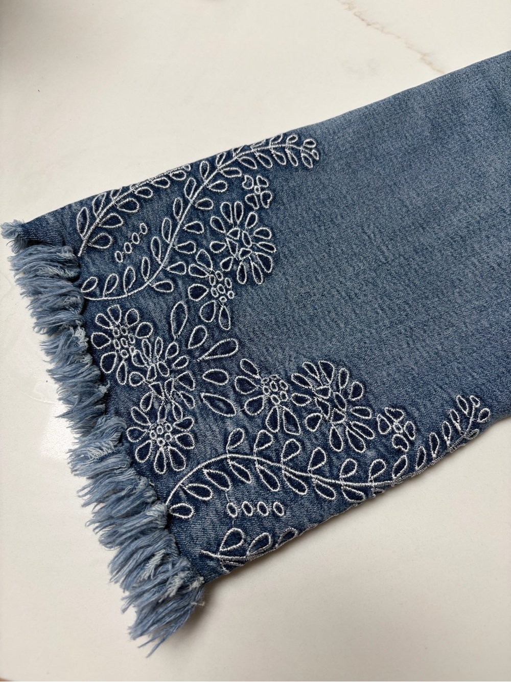 Embroidered Capris - Picture 5 of 6